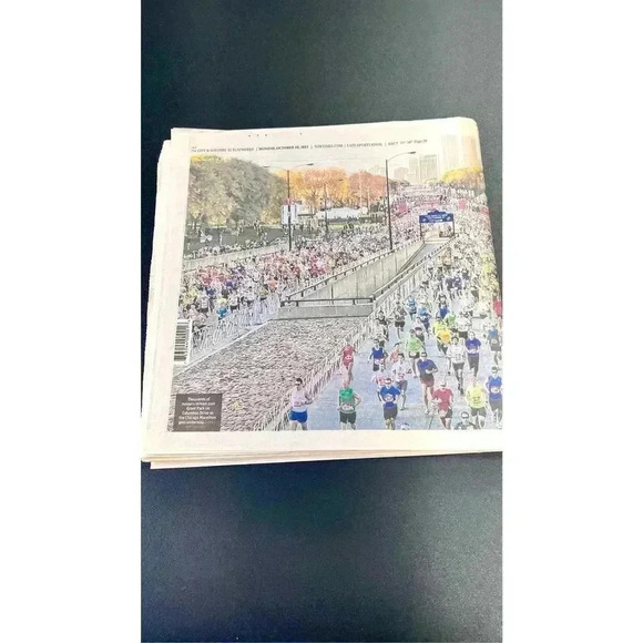 Chicago Sun-Times 2011 Chicago Marathon Triumph Tragedy Cover Vintage Newspaper - Picture 3 of 7